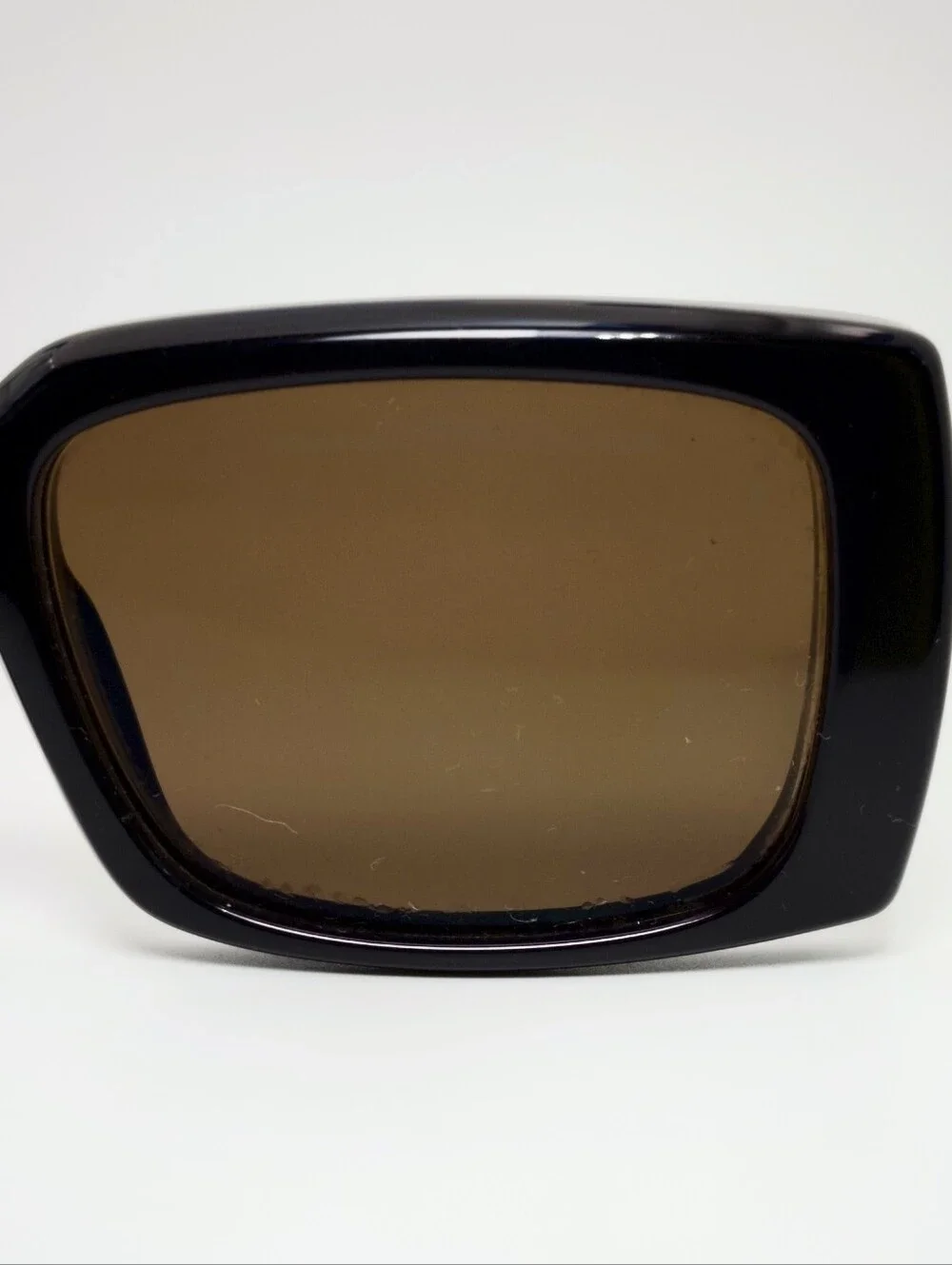 Impression. Classic Rectangular Women’s  Eyewear. Bold Thick Front.